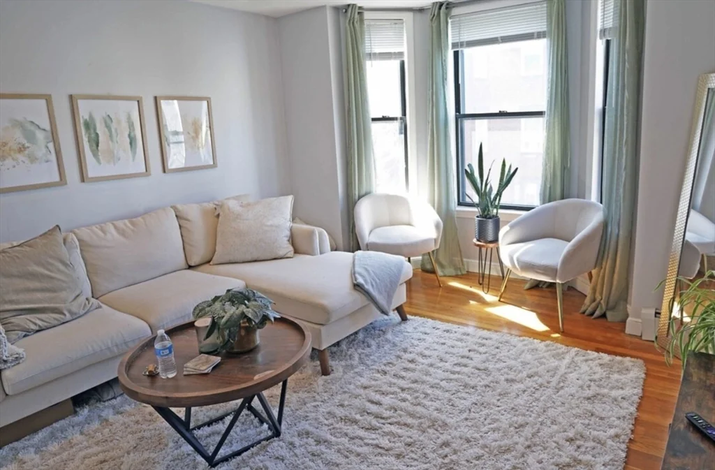 2 bed, 1 bath apartment for rent at 104 H St Unit 2, South Boston — photo 6 of 9