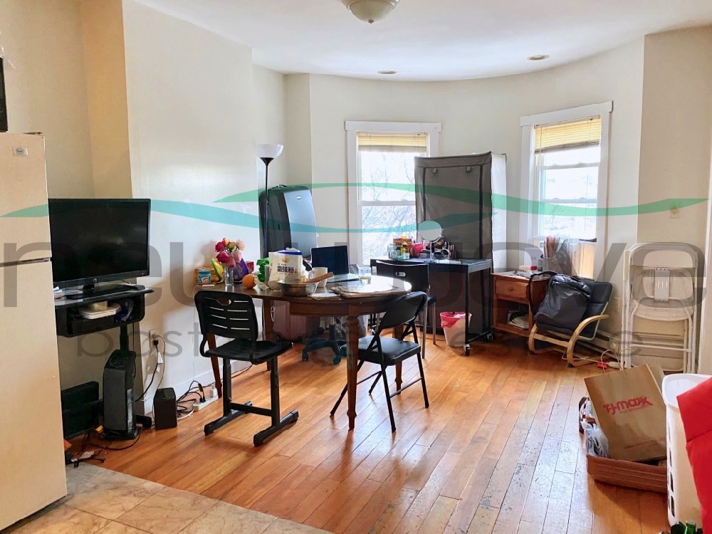 3 bed, 1 bath apartment for rent at 104 Hammond St Unit 2, South End