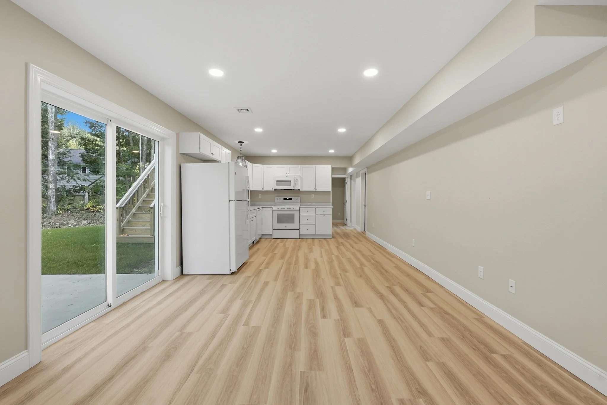2 bed, 1 bath apartment for rent at 104 Hilltop Dr Unit A, Southbridge — photo 8 of 26