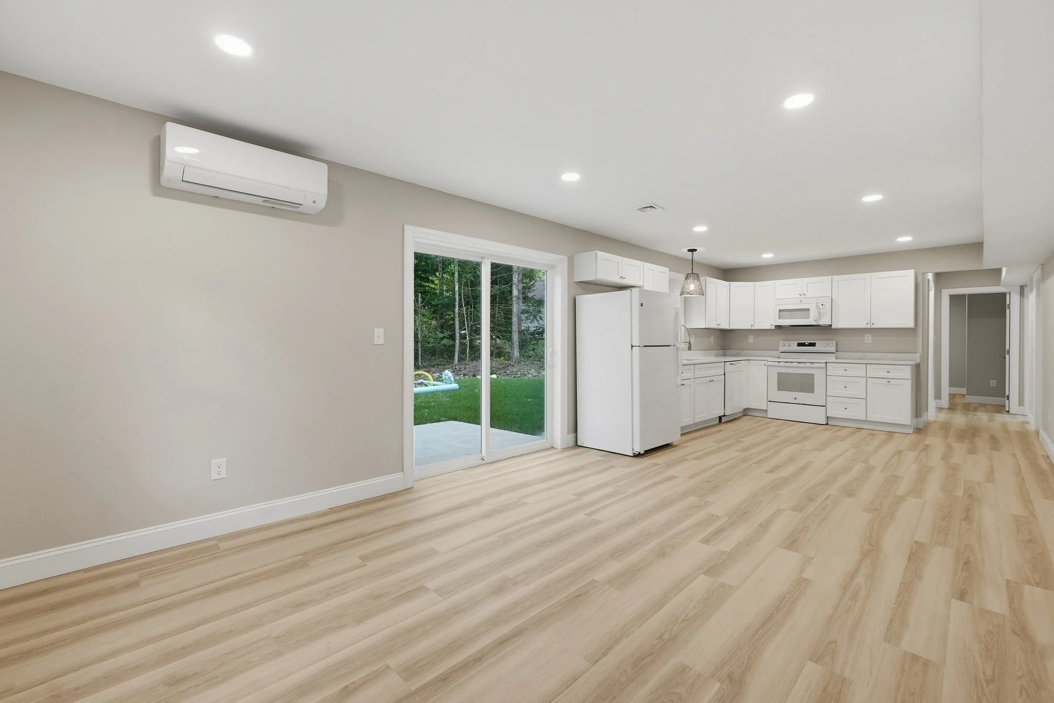 2 bed, 1 bath apartment for rent at 104 Hilltop Dr Unit A, Southbridge — photo 6 of 26