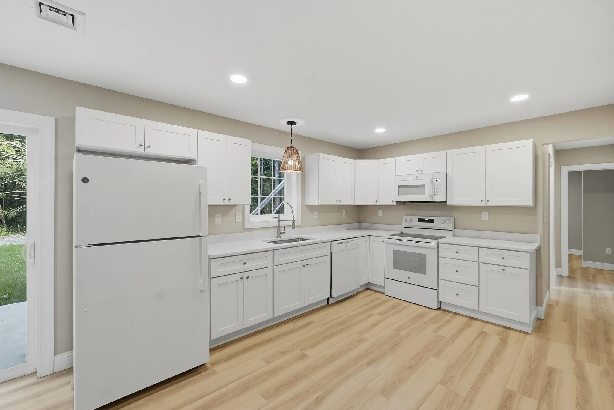 2 bed, 1 bath apartment for rent at 104 Hilltop Dr Unit A, Southbridge