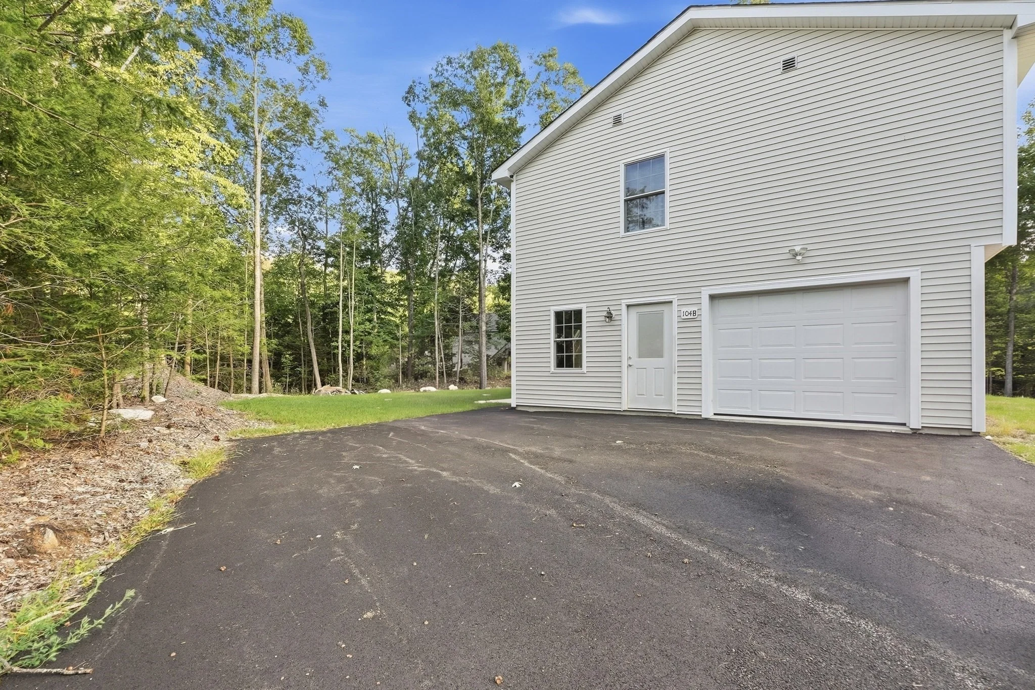 2 bed, 1 bath apartment for rent at 104 Hilltop Dr Unit A, Southbridge — photo 23 of 26