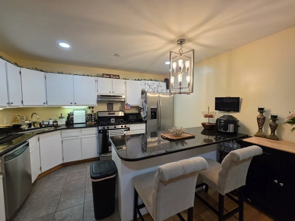 2 bed, 1 bath apartment for rent at 104 Johnson Rd Unit 406, Chicopee — photo 6 of 30