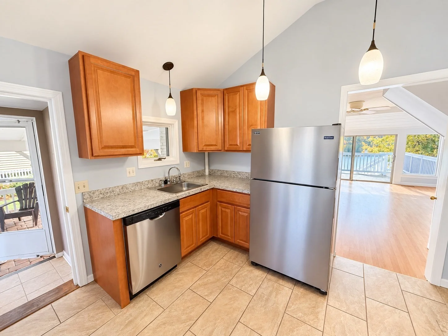 1 bed, 1 bath apartment for rent at 104 Lake Ave Unit 104, Framingham — photo 3 of 13