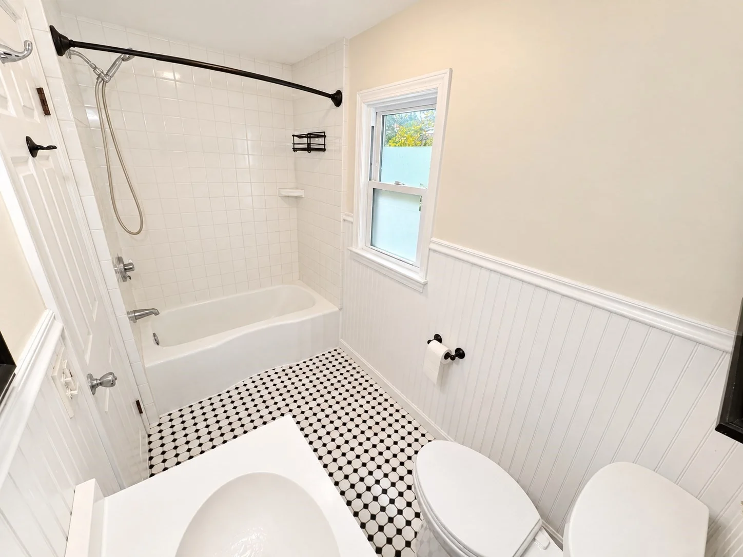 1 bed, 1 bath apartment for rent at 104 Lake Ave Unit 104, Framingham — photo 9 of 13