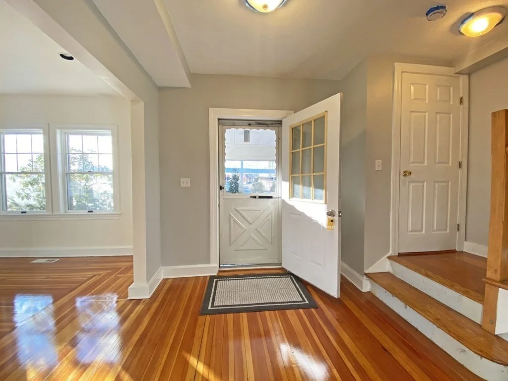 4 bed, 2 bath apartment for rent at 104 Lincoln St, Needham Junction — photo 3 of 19