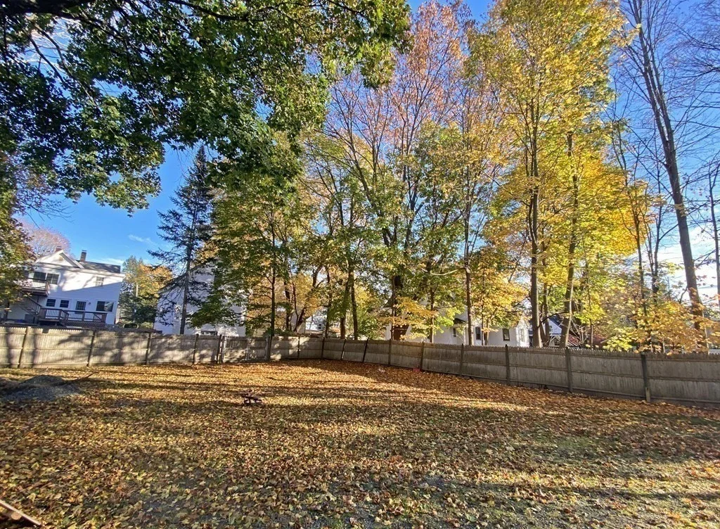 4 bed, 2 bath apartment for rent at 104 Lincoln St, Needham Junction — photo 18 of 19
