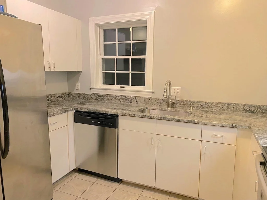 4 bed, 2 bath apartment for rent at 104 Lincoln St, Needham Junction — photo 9 of 19