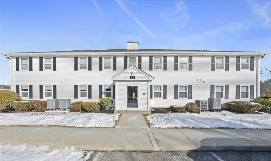 2 bed, 1 bath apartment for rent at 104 Norton Ave Unit 12, Easton — photo 2 of 15