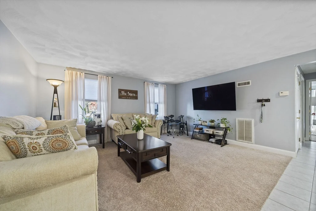 2 bed, 1 bath apartment for rent at 104 Norton Ave Unit 12, Easton — photo 7 of 15