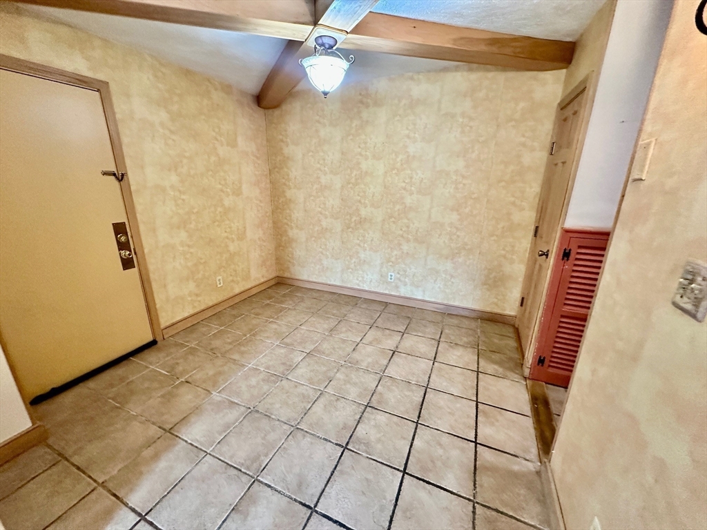 2 bed, 1 bath apartment for rent at 104 Oak St Unit 10, Brockton — photo 4 of 8