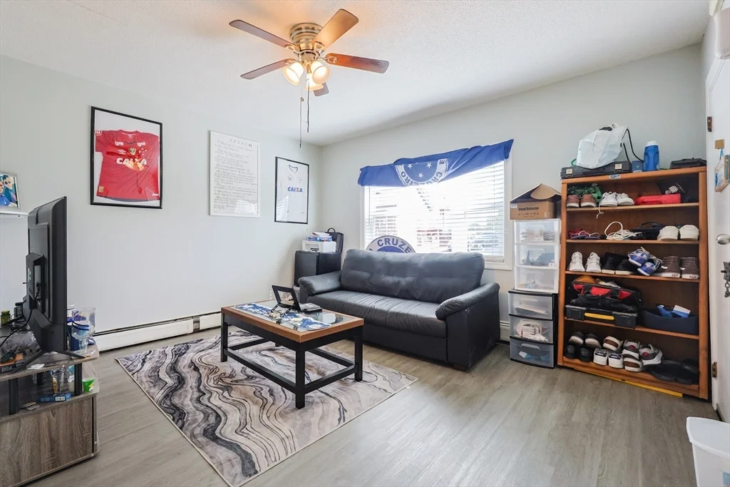 1 bed, 1 bath apartment for rent at 104 Oak St Unit 1N, Fall River — photo 2 of 9