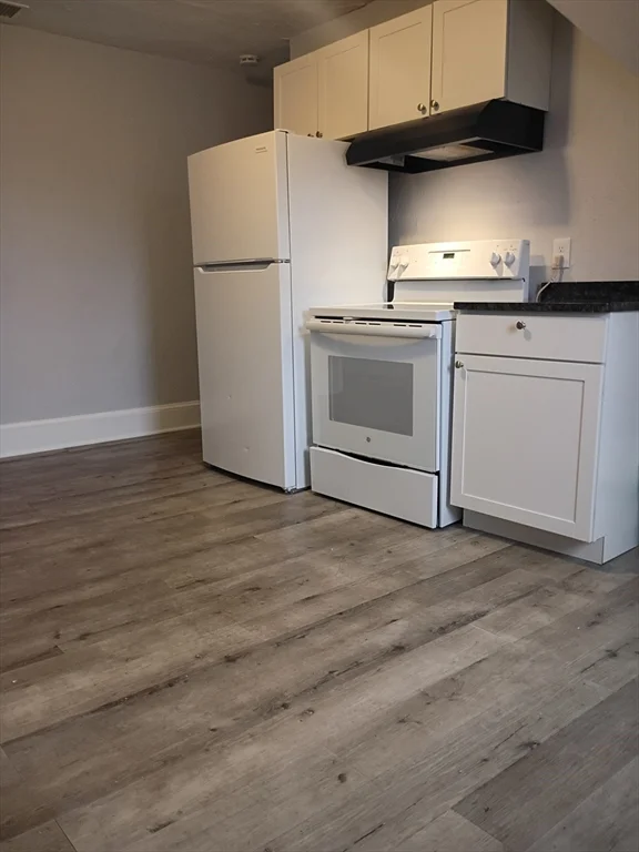 3 bed, 1 bath apartment for rent at 104 Park St Unit 3, Attleboro — photo 3 of 15