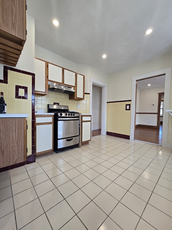 2 bed, 1 bath apartment for rent at 104 Parsons St Unit 2, Oak Square — photo 5 of 20
