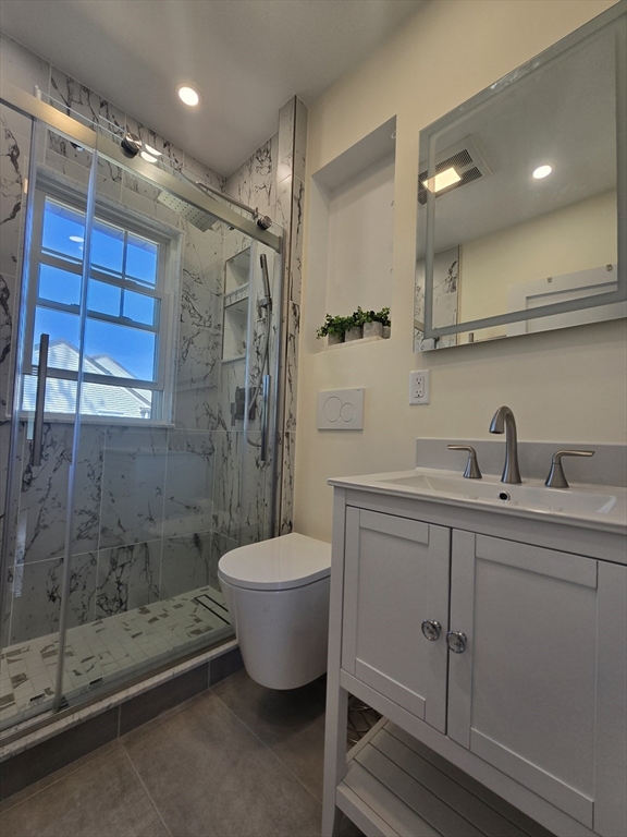2 bed, 1 bath apartment for rent at 104 Parsons St Unit 2, Oak Square — photo 3 of 20