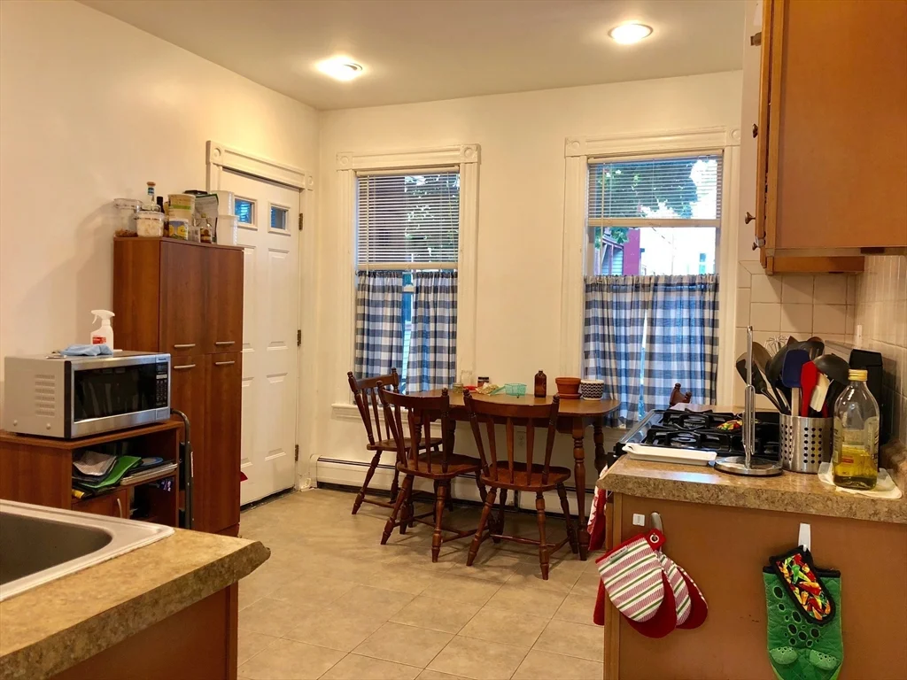 2 bed, 1 bath apartment for rent at 104 Pine St Unit 1, Central Square — photo 2 of 12