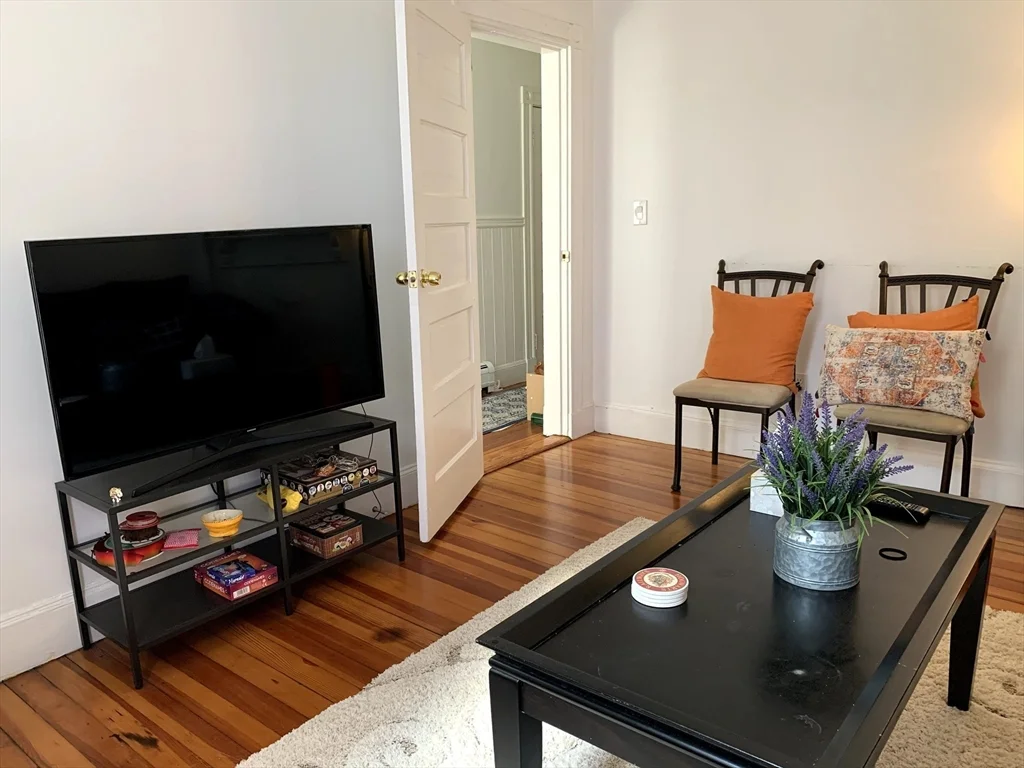 2 bed, 1 bath apartment for rent at 104 Pine St Unit 1, Central Square — photo 6 of 12