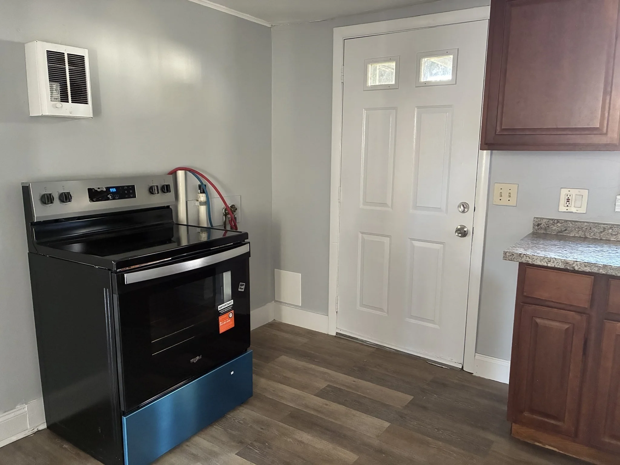2 bed, 1 bath apartment for rent at 104 Pleasnt Sreet Unit 1, Gloucester — photo 3 of 10