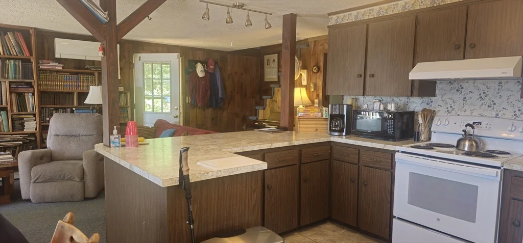 4 bed, 2 bath apartment for rent at 104 Prouty Ln, East Brookfield — photo 16 of 28