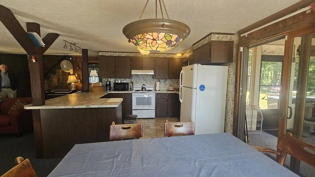 4 bed, 2 bath apartment for rent at 104 Prouty Ln, East Brookfield — photo 17 of 28