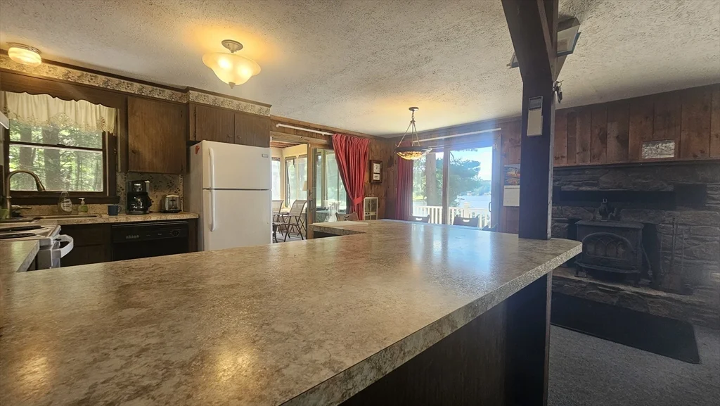 4 bed, 2 bath apartment for rent at 104 Prouty Ln, East Brookfield — photo 18 of 28