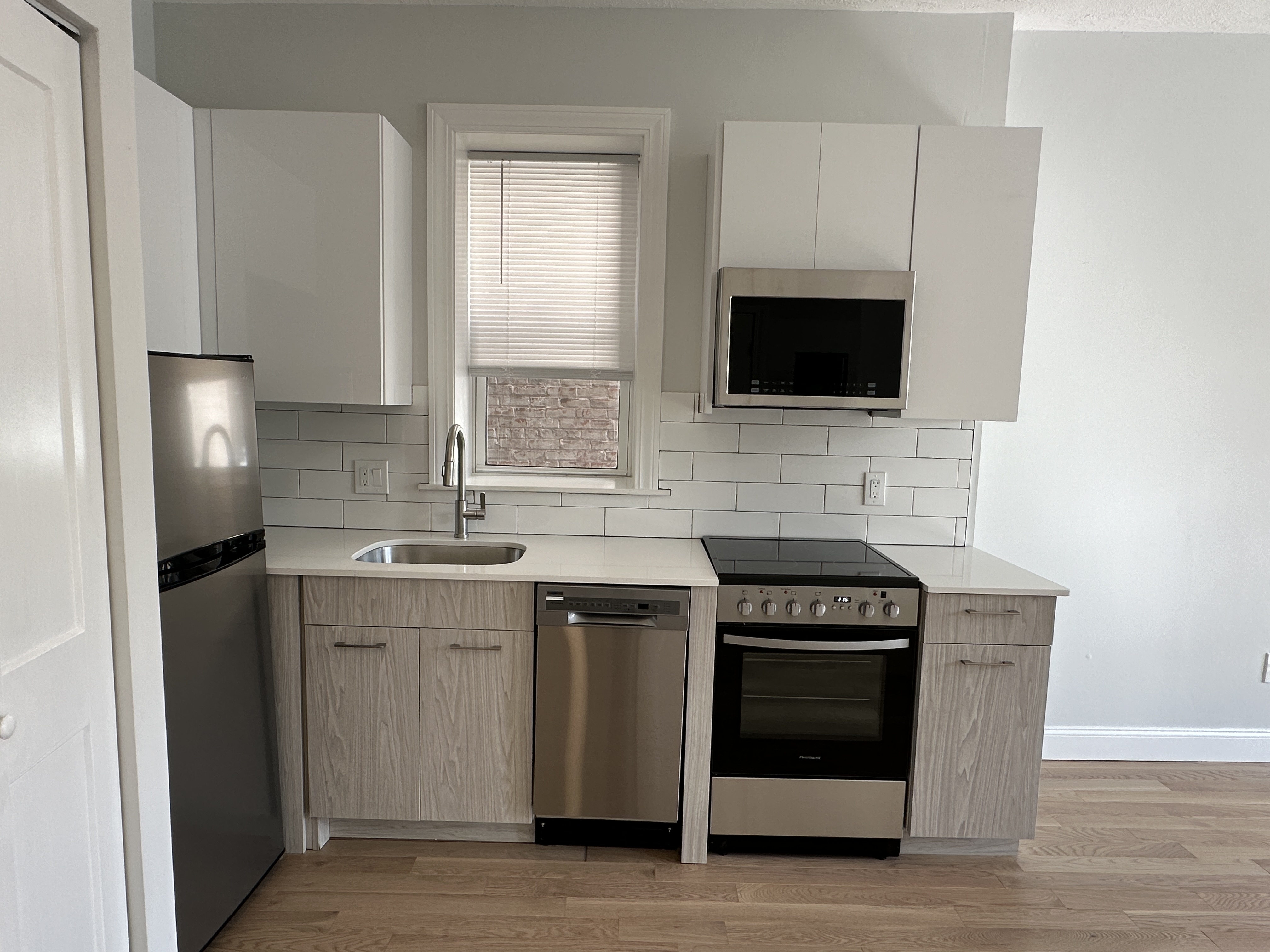 Studio bed, 1 bath apartment for rent at 104 Queensberry St Unit 7, Fenway — photo 3 of 12