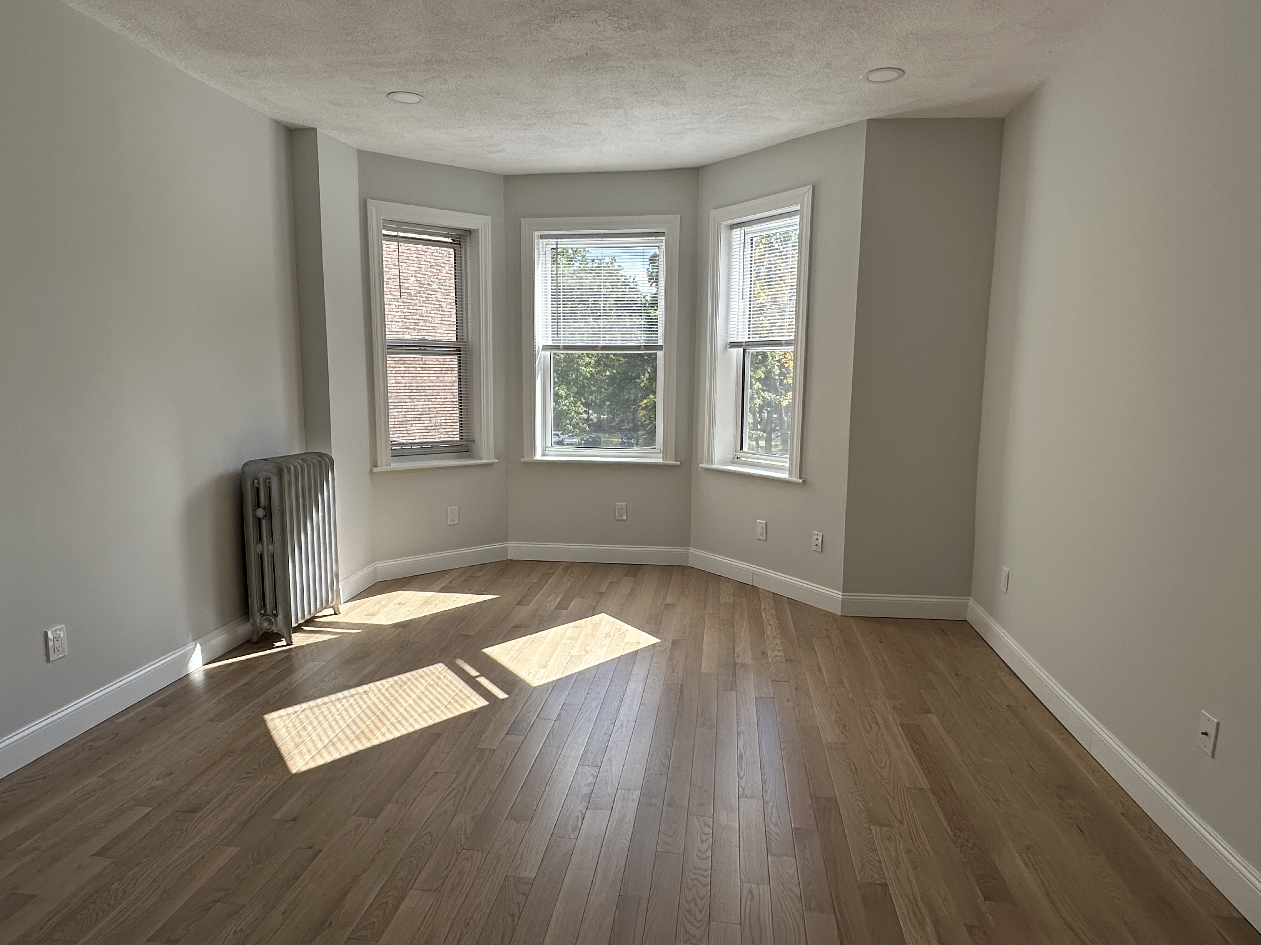 Studio bed, 1 bath apartment for rent at 104 Queensberry St Unit 7, Fenway — photo 6 of 12