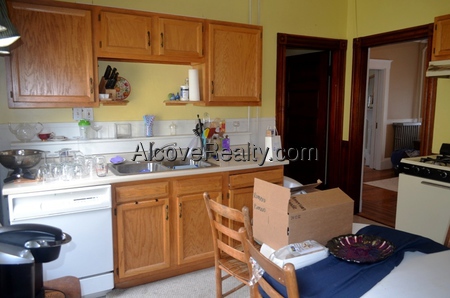 3 bed, 2 bath apartment for rent at 104 Rogers Ave Unit 2, Powder House Square — photo 14 of 23
