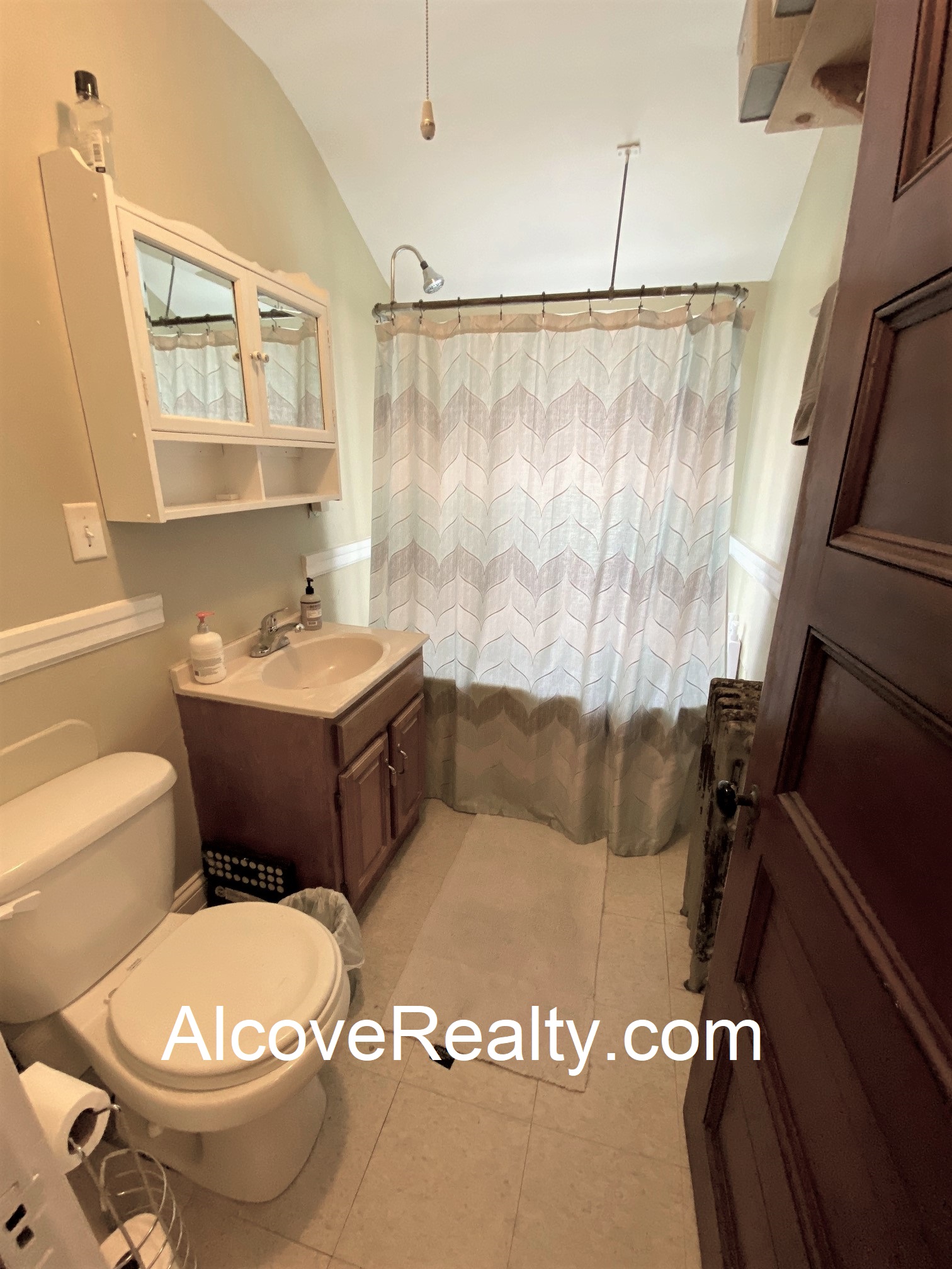 3 bed, 2 bath apartment for rent at 104 Rogers Ave Unit 2, Powder House Square — photo 8 of 23