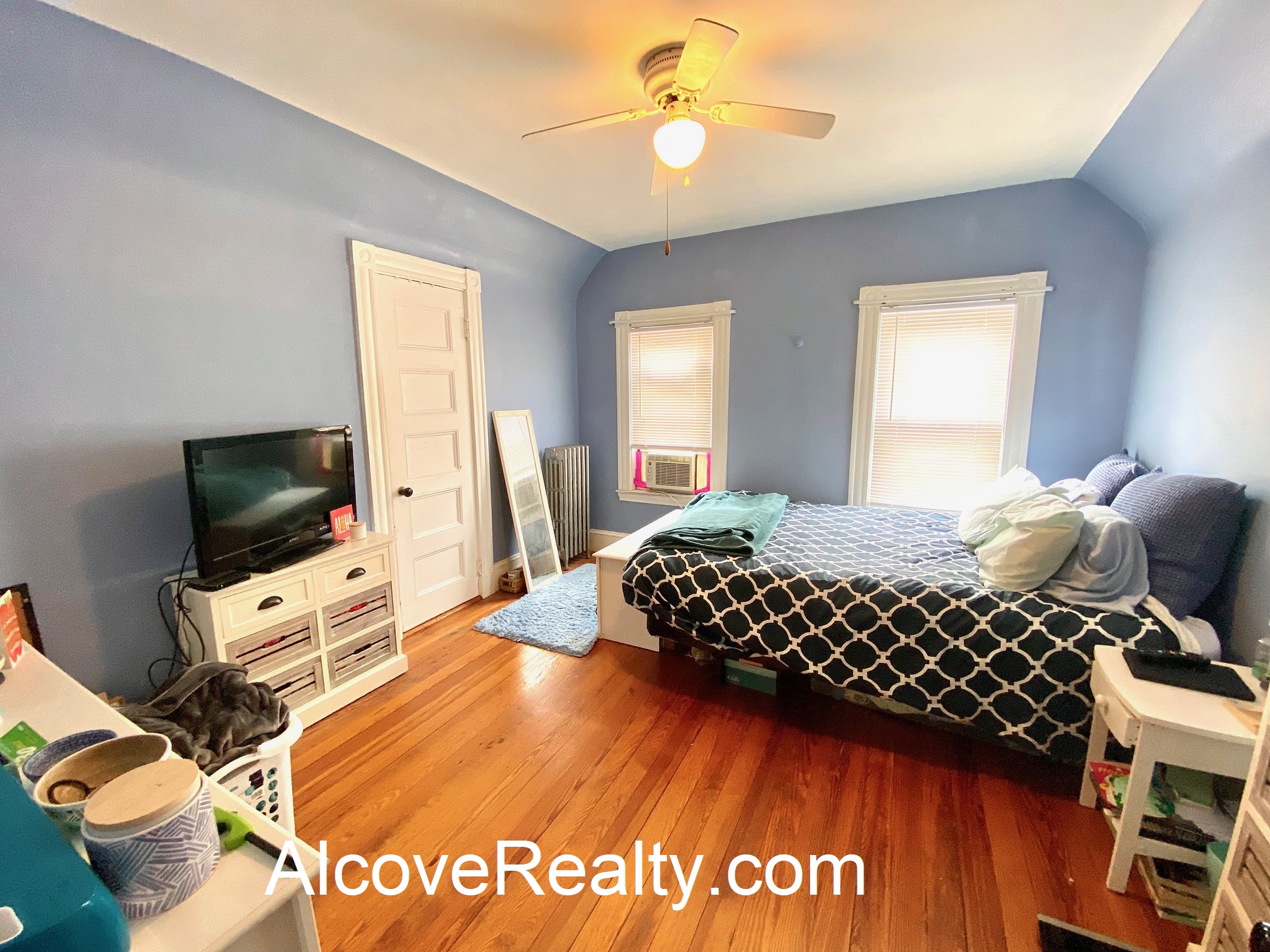 3 bed, 2 bath apartment for rent at 104 Rogers Ave Unit 2, Powder House Square — photo 6 of 23