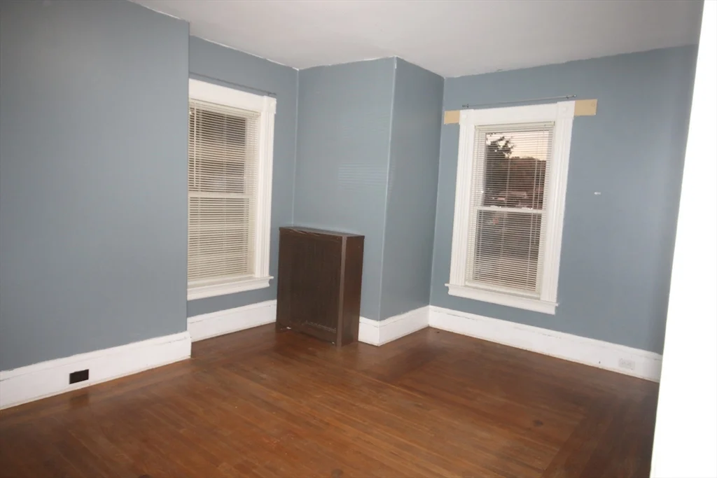 3 bed, 1 bath apartment for rent at 104 Saint James Ave Unit 2, Holyoke — photo 10 of 14