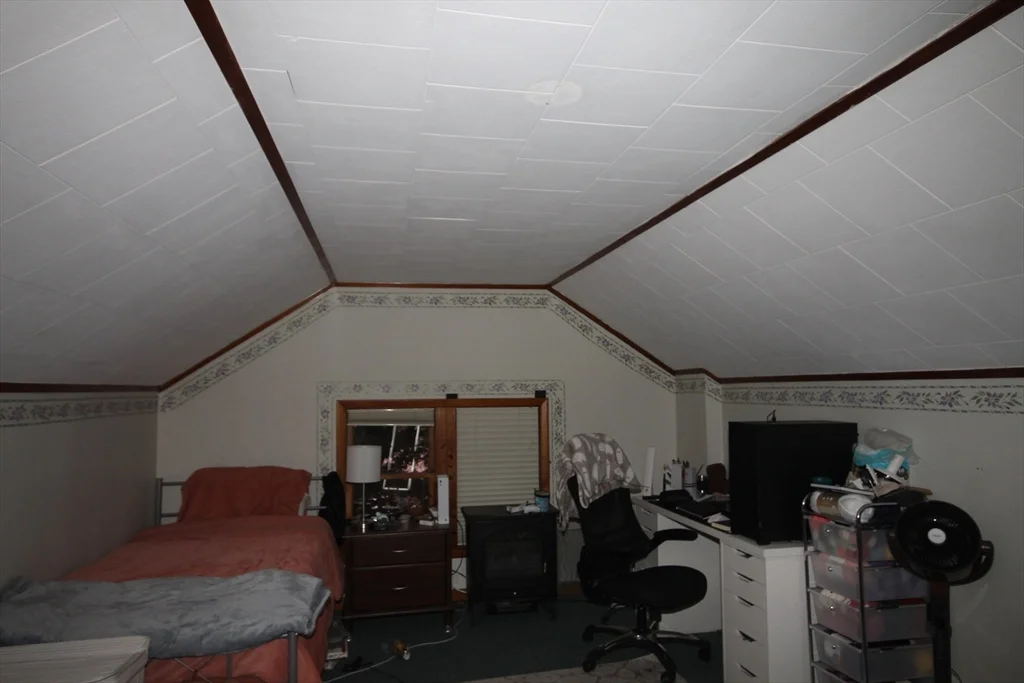 3 bed, 1 bath apartment for rent at 104 Saint James Ave Unit 2, Holyoke — photo 14 of 14