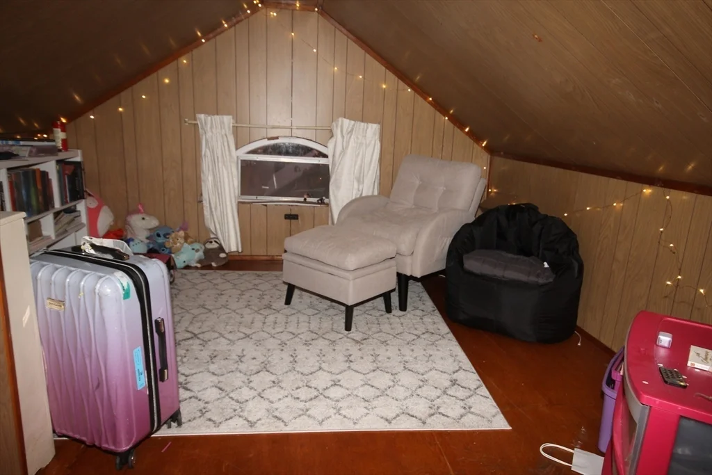 3 bed, 1 bath apartment for rent at 104 Saint James Ave Unit 2, Holyoke — photo 13 of 14