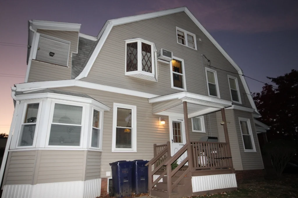 3 bed, 1 bath apartment for rent at 104 Saint James Ave Unit 2, Holyoke — photo 4 of 14