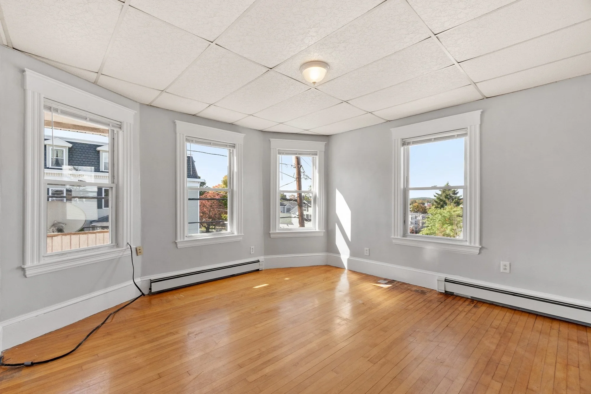 3 bed, 1 bath apartment for rent at 104 School St Unit 2, Lowell — photo 2 of 29