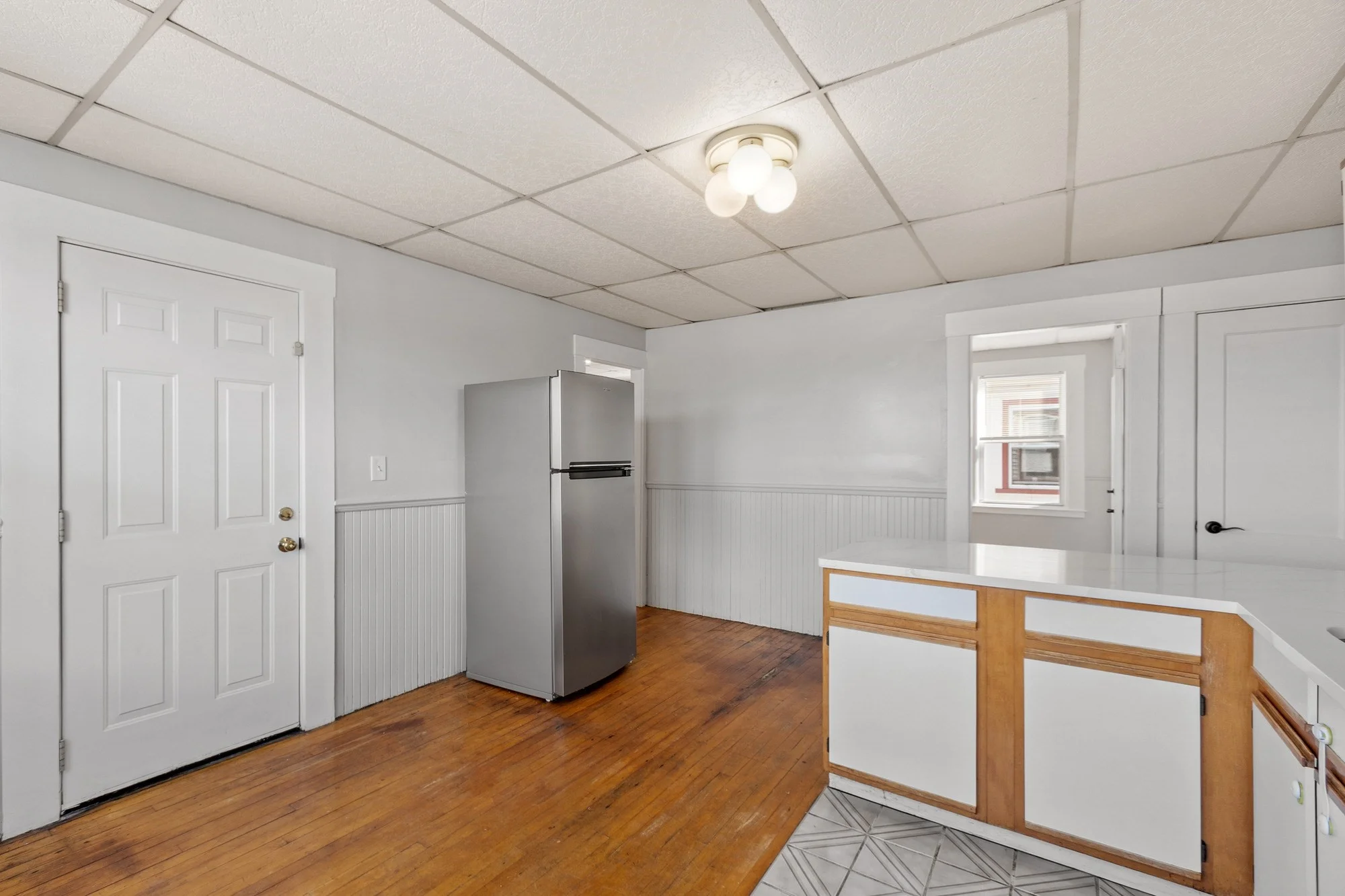 3 bed, 1 bath apartment for rent at 104 School St Unit 2, Lowell — photo 15 of 29