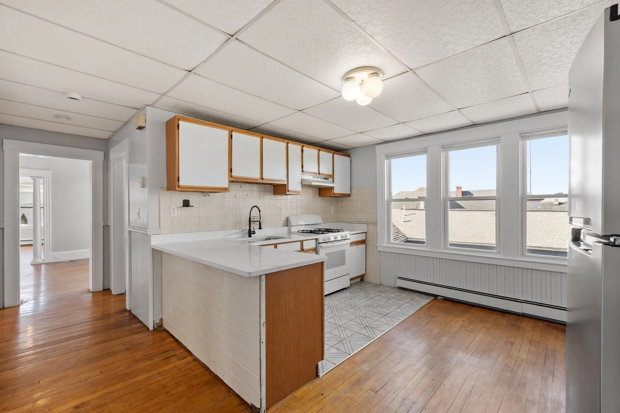 3 bed, 1 bath apartment for rent at 104 School St Unit 2, Lowell — photo 12 of 29