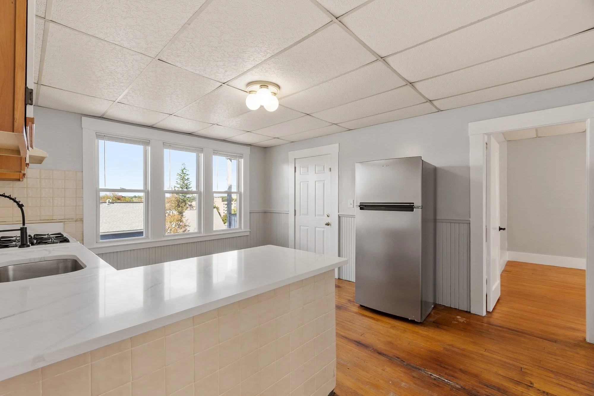 3 bed, 1 bath apartment for rent at 104 School St Unit 2, Lowell — photo 11 of 29