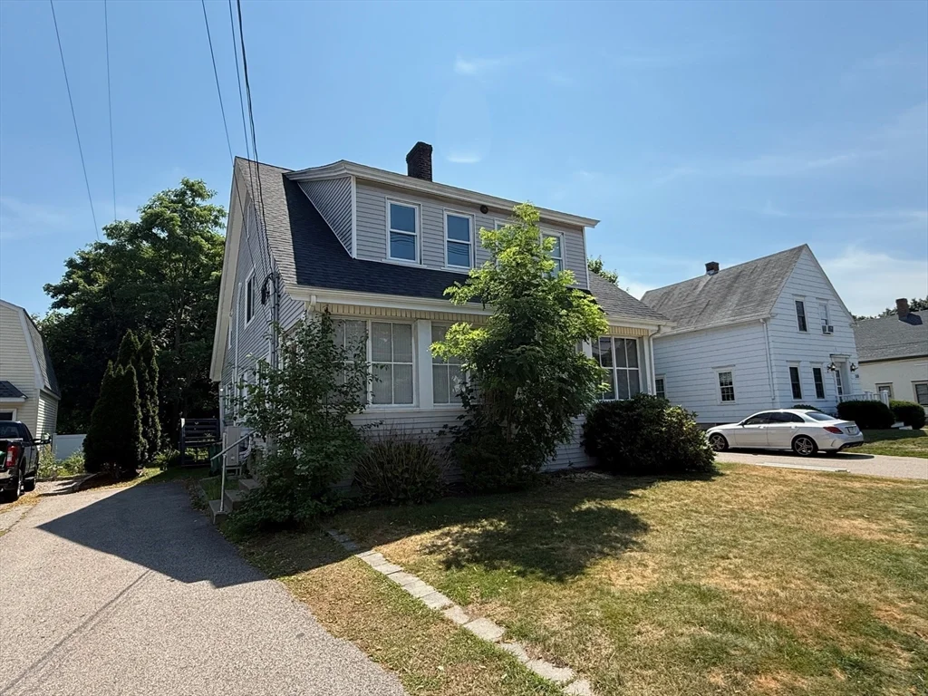 2 bed, 1 bath apartment for rent at 104 South Main St Unit 104, Mansfield — photo 1 of 11