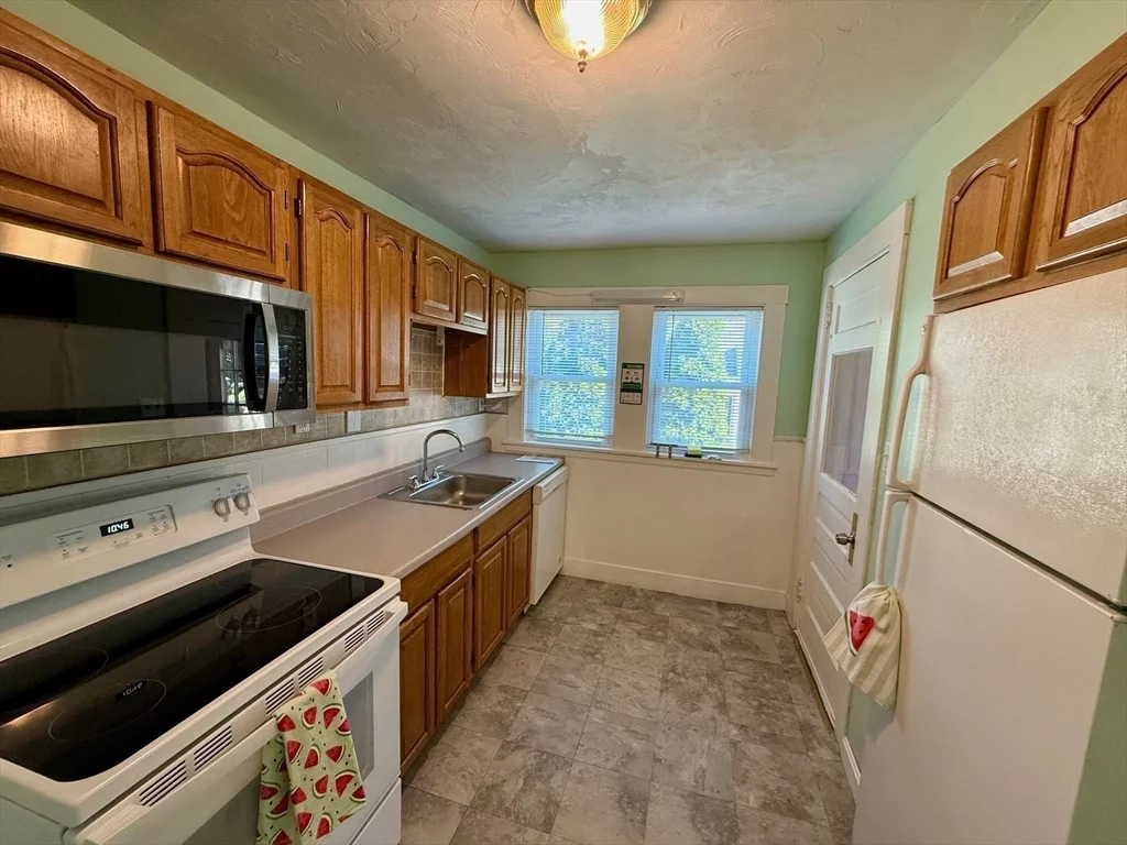 2 bed, 1 bath apartment for rent at 104 South Main St Unit 104, Mansfield — photo 5 of 11