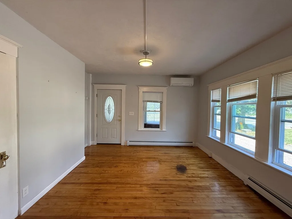2 bed, 1 bath apartment for rent at 104 South Main St Unit 104, Mansfield — photo 2 of 11