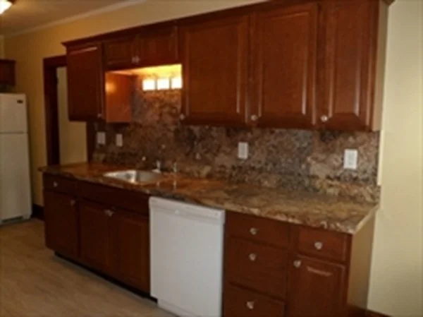 2 bed, 1 bath apartment for rent at 104 South Main St Unit 3, Middleboro — photo 6 of 7