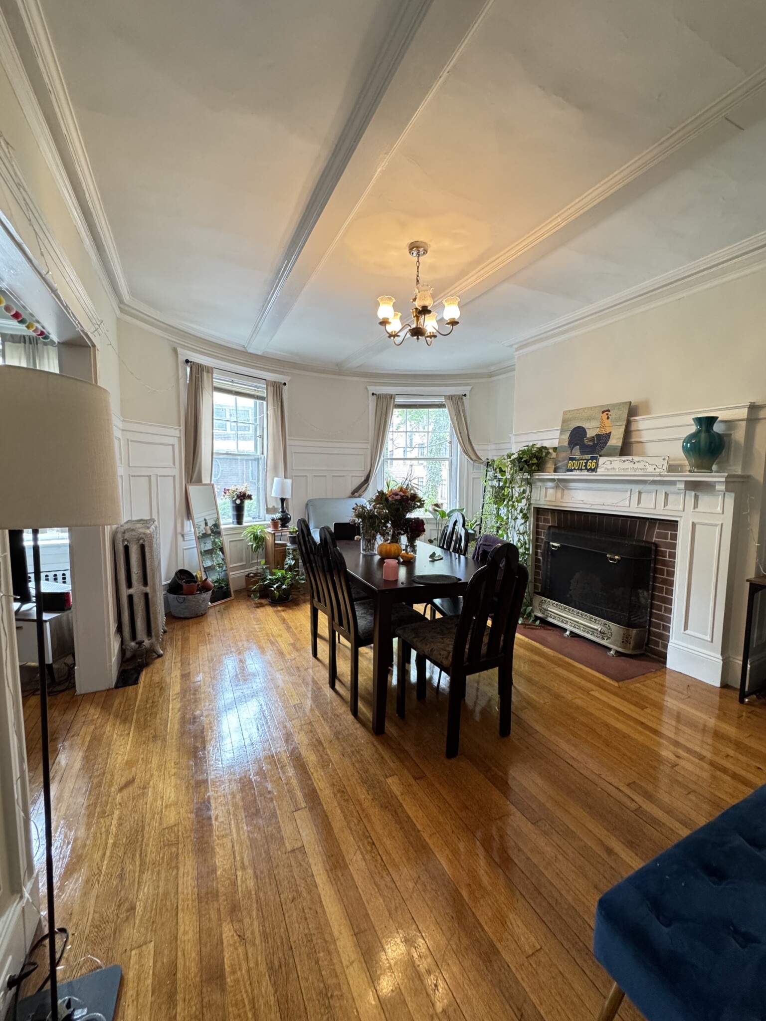 3 bed, 1 bath apartment for rent at 104 Strathmore Rd Unit 1, Brighton — photo 4 of 9