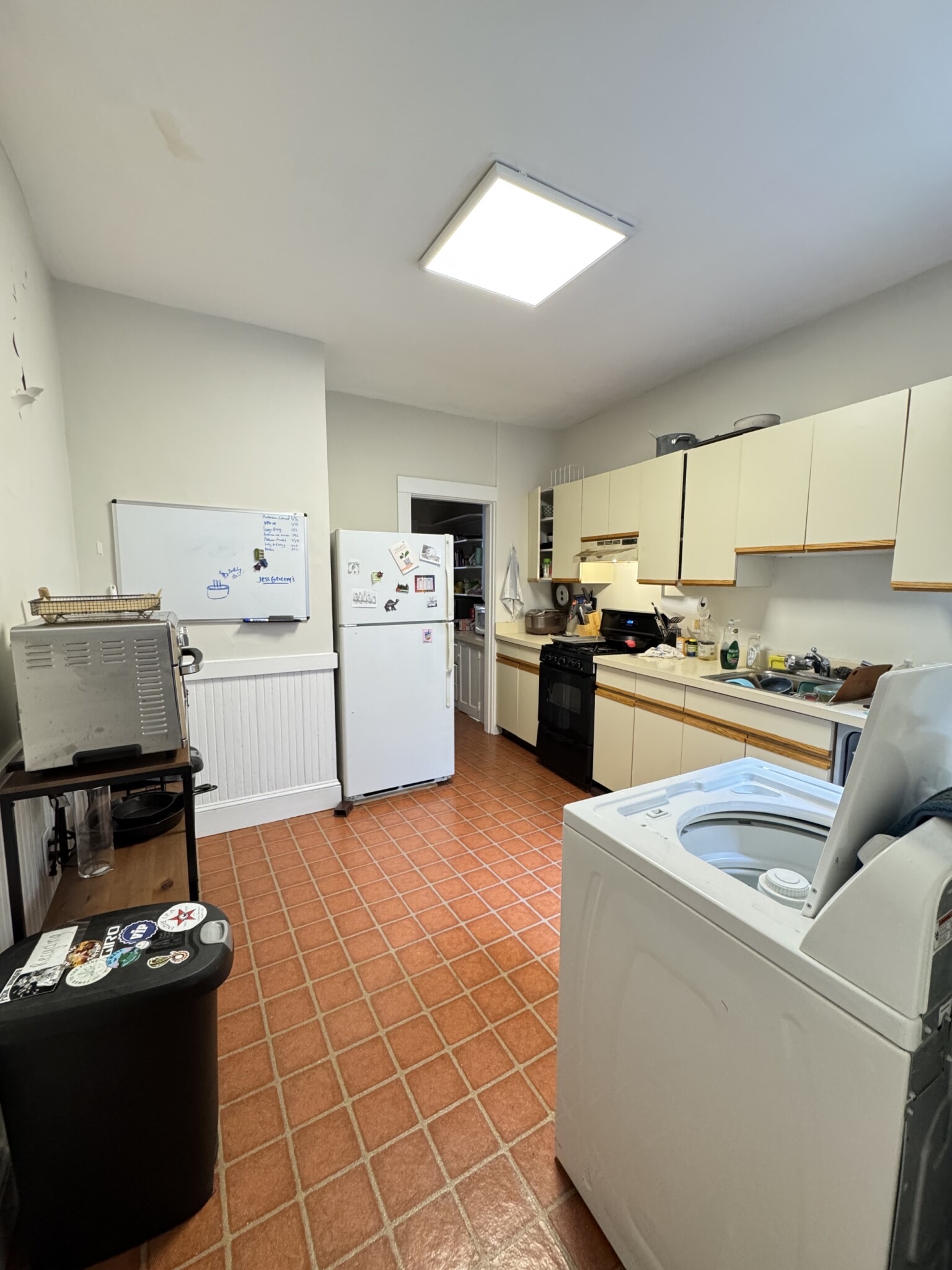 3 bed, 1 bath apartment for rent at 104 Strathmore Rd Unit 1, Brighton — photo 7 of 9