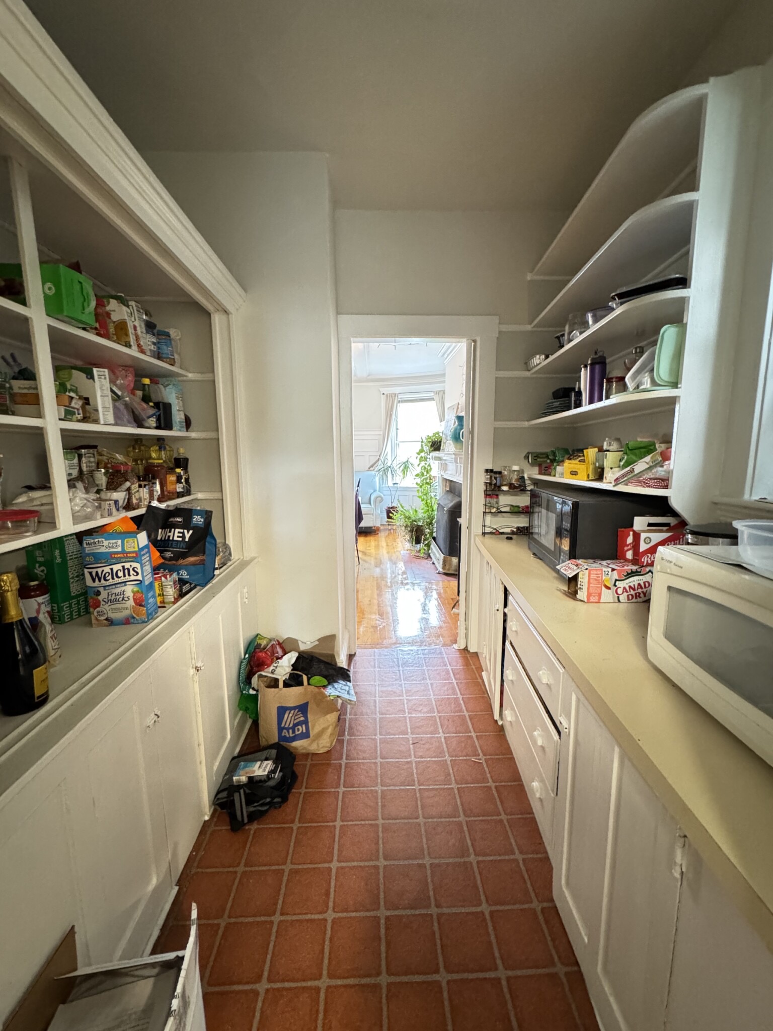 3 bed, 1 bath apartment for rent at 104 Strathmore Rd Unit 1, Brighton — photo 8 of 9