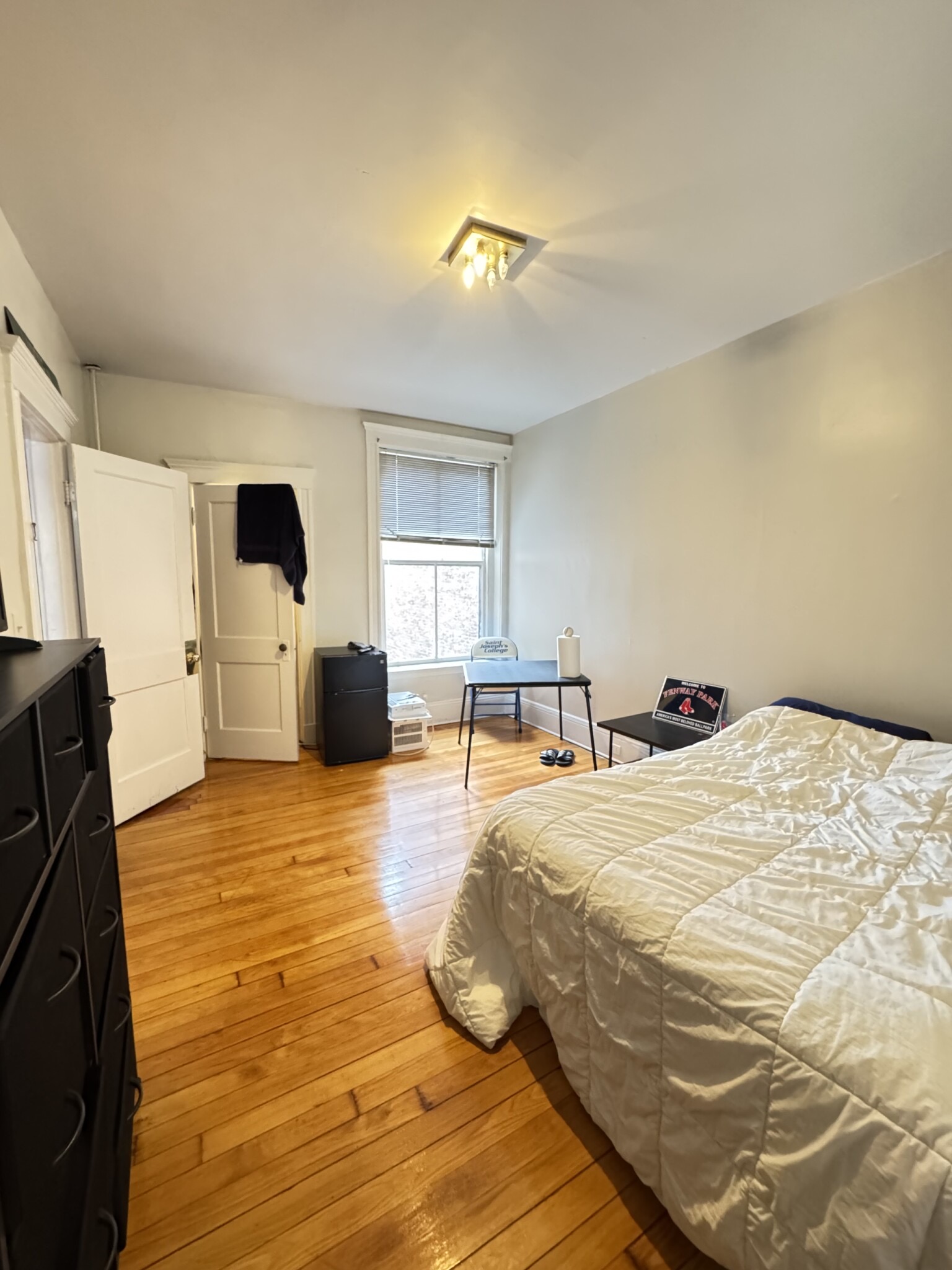 4 bed, 1 bath apartment for rent at 104 Strathmore Rd Unit 2, Brighton — photo 9 of 11