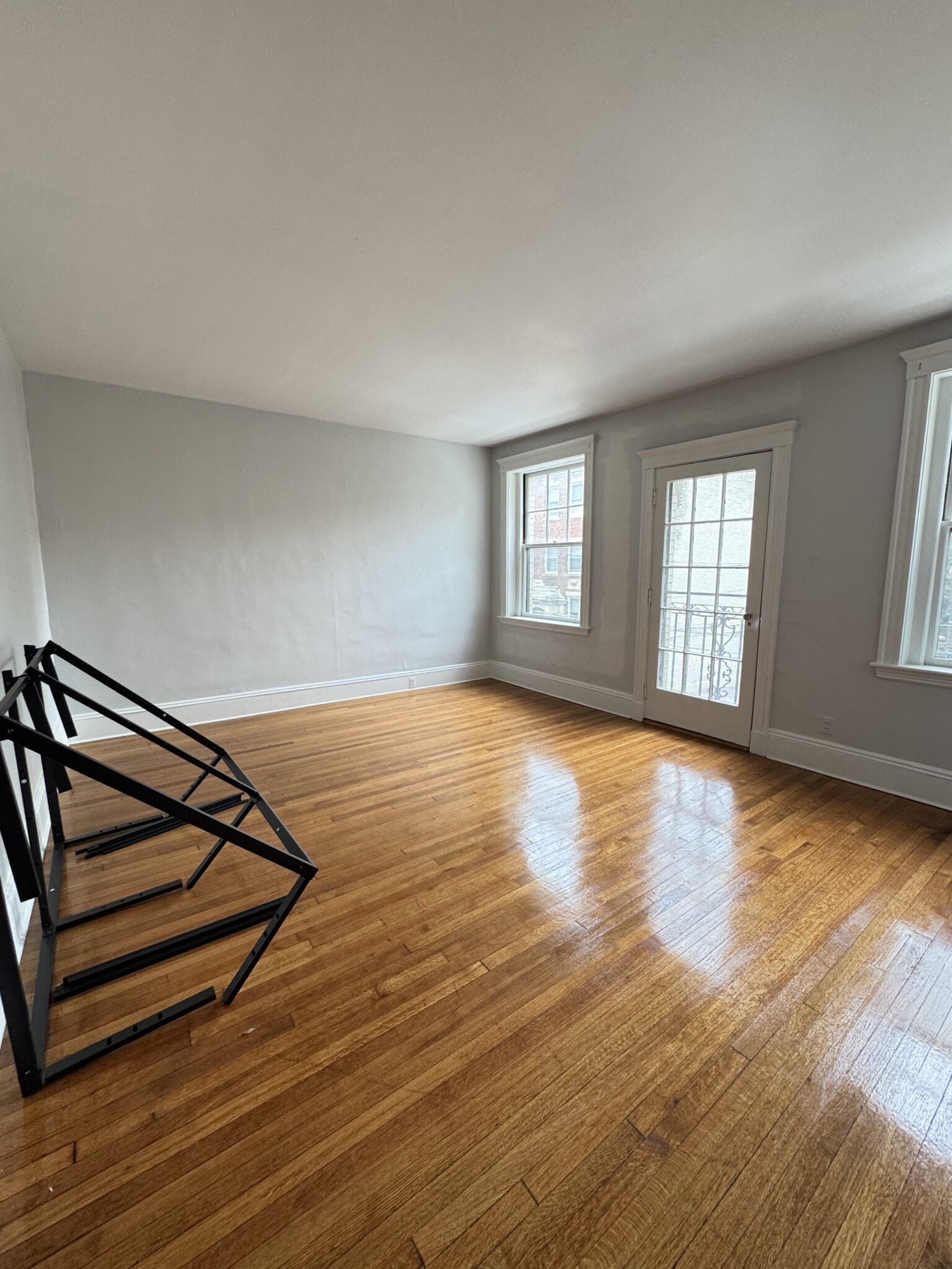4 bed, 1 bath apartment for rent at 104 Strathmore Rd Unit 2, Brighton — photo 3 of 11
