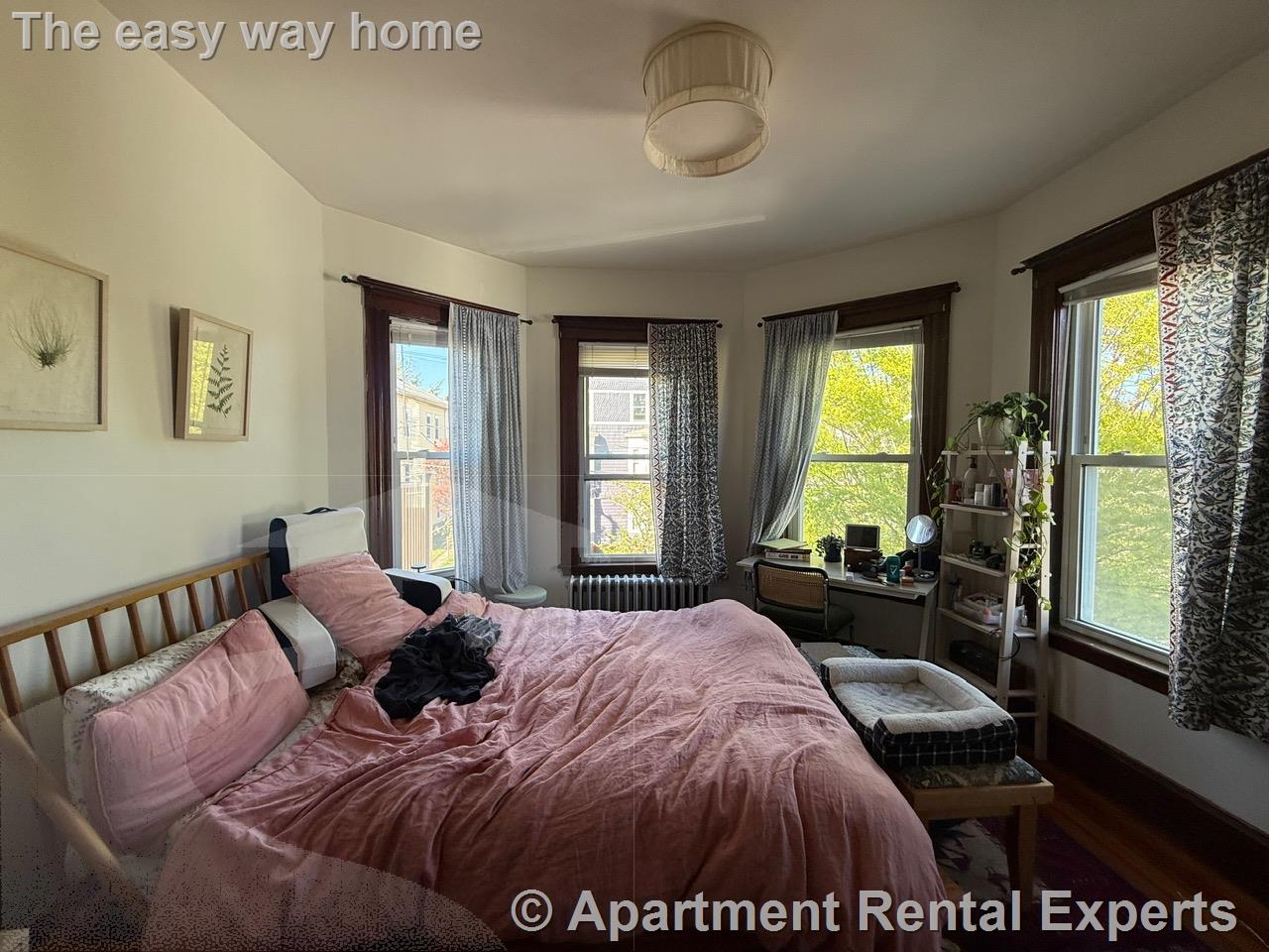 1 bed, 1 bath apartment for rent at 104 Summer Unit 4A, Union Square — photo 5 of 9