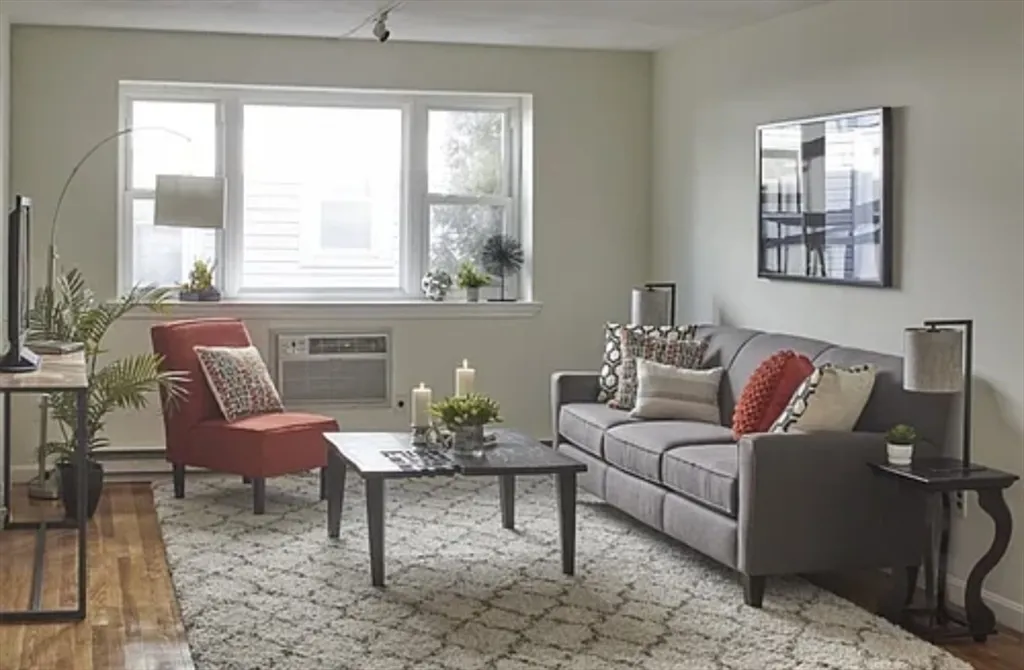 2 bed, 1 bath apartment for rent at 104 Trowbridge St Unit 4, Mid Cambridge