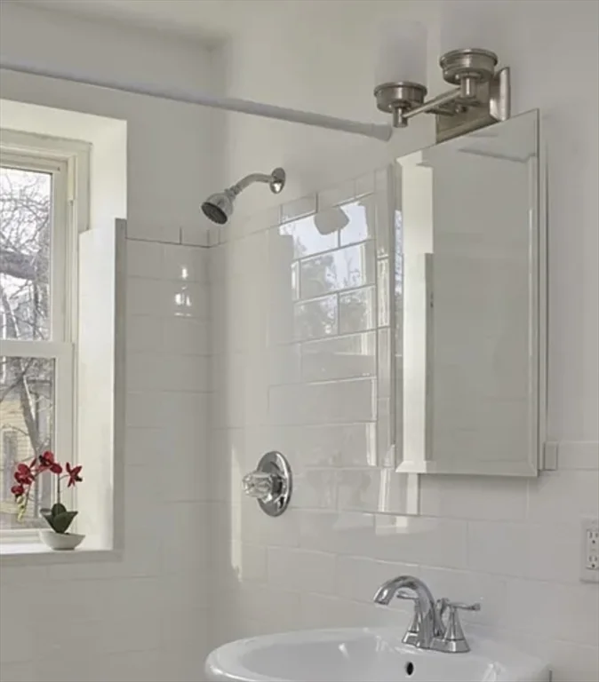2 bed, 1 bath apartment for rent at 104 Trowbridge St Unit 4, Mid Cambridge — photo 6 of 7